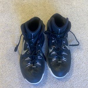 Basketball shoes - men’s Nike hyper dunk